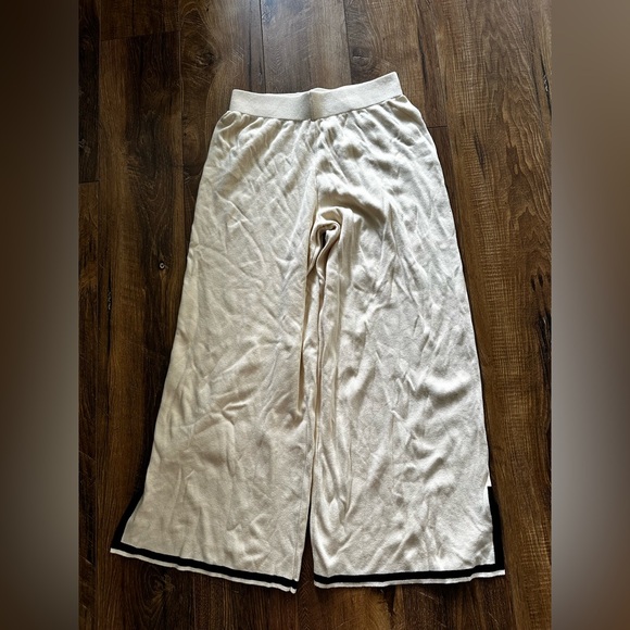 Pants size small - Picture 1 of 3